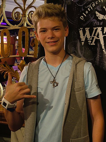 Archivo:Kenton Duty 2010.jpg