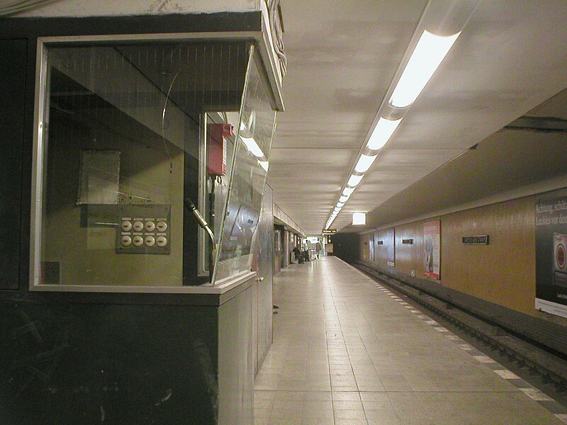 File:U-Bahn Berlin Ullsteinstraße.JPG