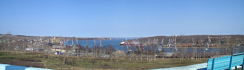 File:Vanino port.jpg