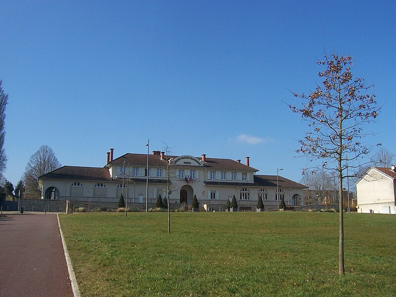 File:ChâtenoyLeRoyalMairie.JPG