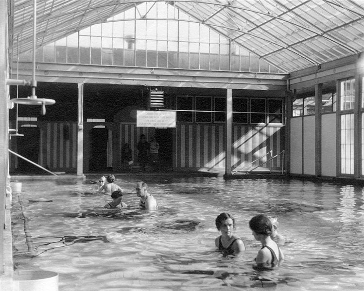 File:FDR-Pool-Warm-Springs-1928.jpg