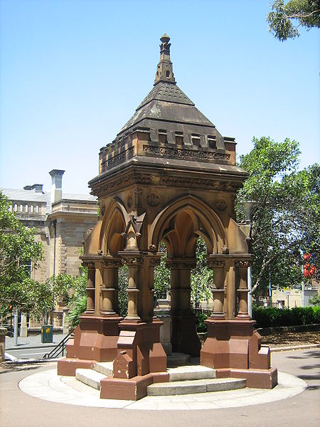 File:Hyde Park water fountain.JPG