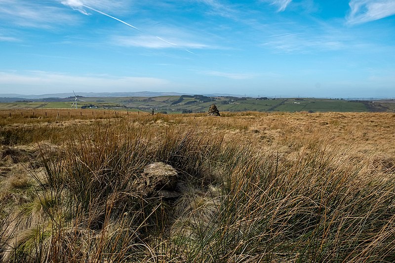 File:Neilston Pad true summit.jpg