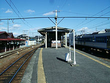 Chichibu-railway-Kagemori-station-platform.jpg