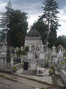 Cruci in cimitirul eternitatea.JPG