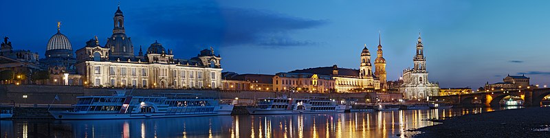 File:Dresden-nightpanorama-dri.jpg