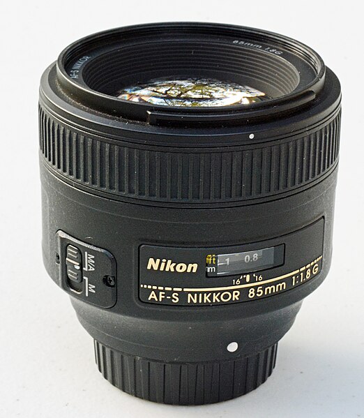 File:Nikon 85mm f1.8G lens.jpg