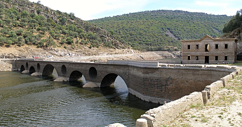 Archivo:Puente del Cardenal, Monfragüe.jpg