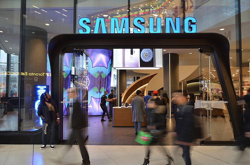 File:SamsungExperienceStoreTorontoEatonCentre3.jpg