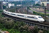 統型CRH2A型，原司機室門被小窗替代