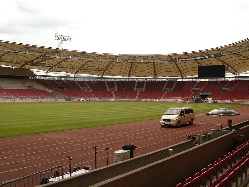 File:Gottlieb-Daimler-Stadion Stuttgart innen.JPG