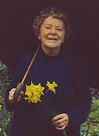 Mona Douglas late in life, photographed by Valerie Cottle