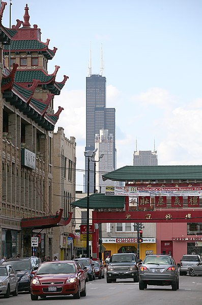 Файл:Willis Tower Chinatown.jpg