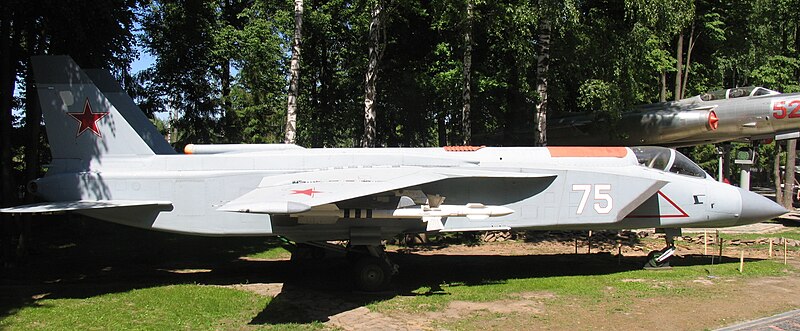 Файл:Yakovlev Yak-141 Starboard.jpg