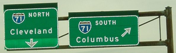 Button copy overheads at I-71/I-76 interchange in Ohio, showing reflection of button reflectors in camera flash