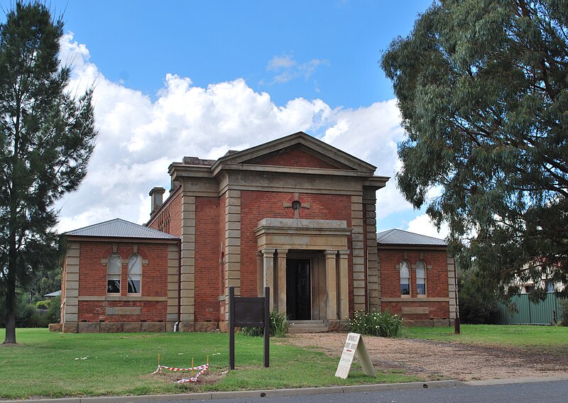 File:Dunolly Court House.JPG