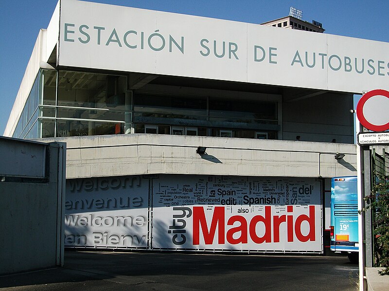 Archivo:Estación de autobuses.JPG