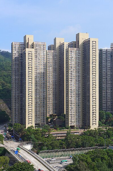 File:Hong Wah Court 201608.jpg