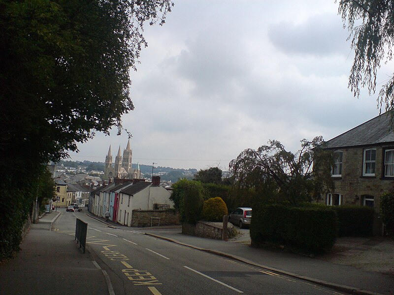 File:Truro Cathedral Chapel Road.jpg