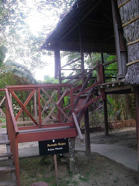 File:Bajau House.JPG