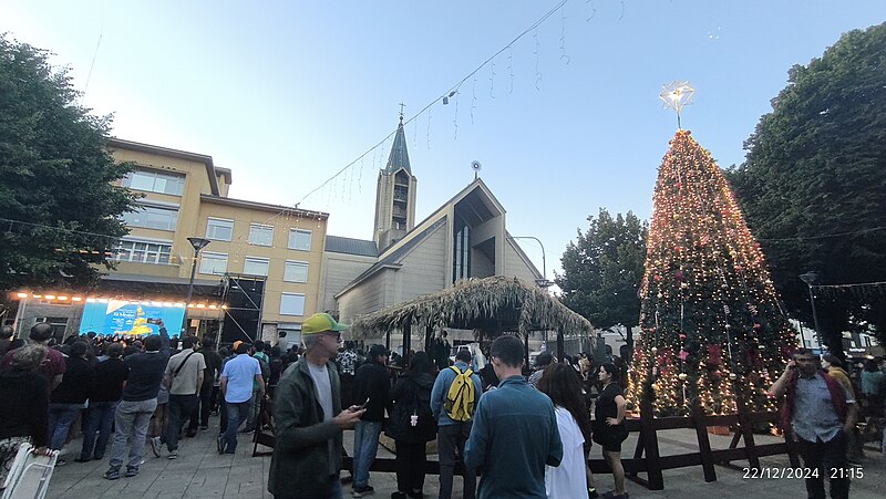 Archivo:Catedral plaza navidad 01.jpg