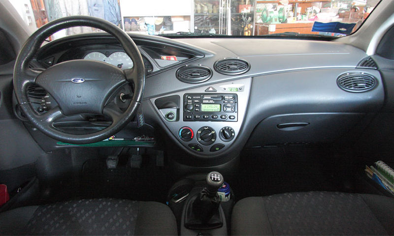 File:FordFocus 1serie interno2.jpg