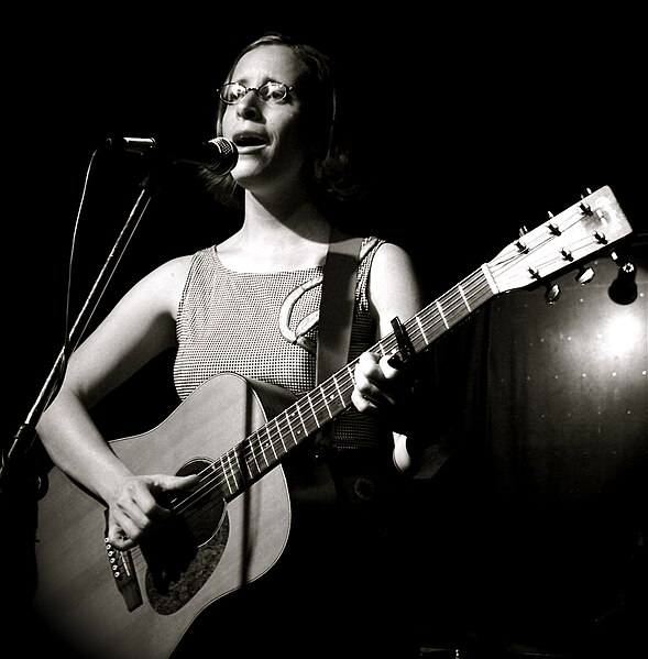 File:Laura Veirs.jpg