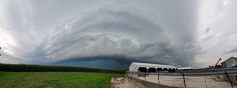 File:2020aug-derecho-shelf-cloud-Sugar-Grove-Illinois.jpg