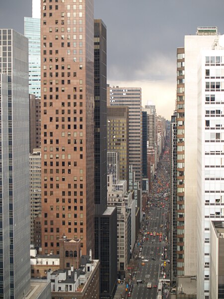 Файл:3rd Avenue, Manhattan (2007).jpg