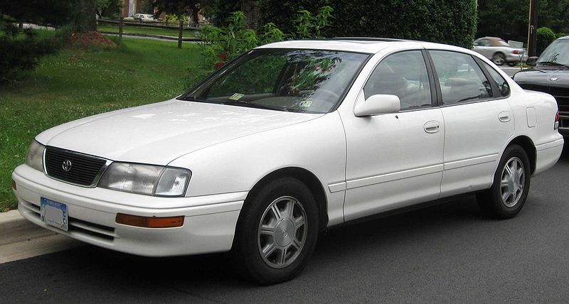 File:95-97 Toyota Avalon .jpg