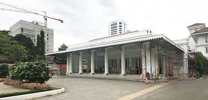 File:Balai Kota DKI Jakarta.jpg