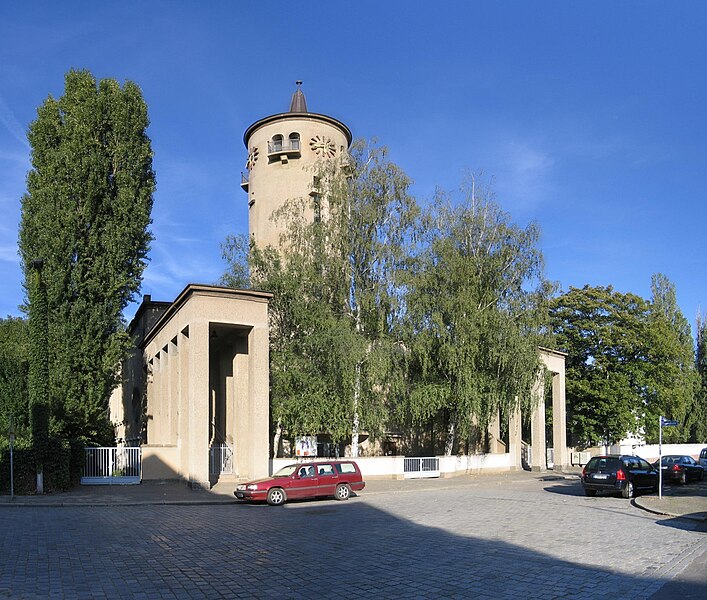 File:Bethanienkirche Leipzig Schleußig Sep2008.jpg