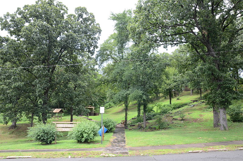 File:Crestview Park.JPG