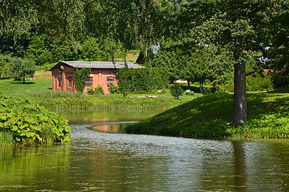 Домик для садовых инструментов