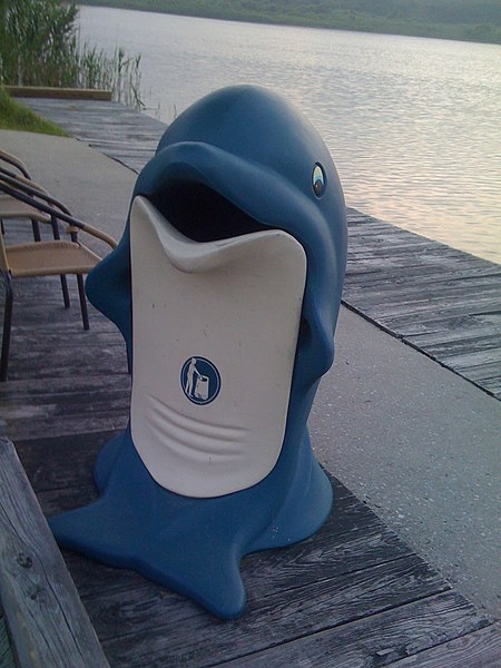 File:Dolphin-trashcan-july09.jpg