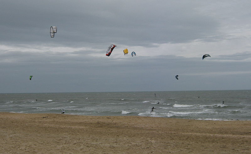 Archivo:IC-kitesurf.jpg