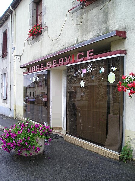 File:Libre service le cambout.JPG