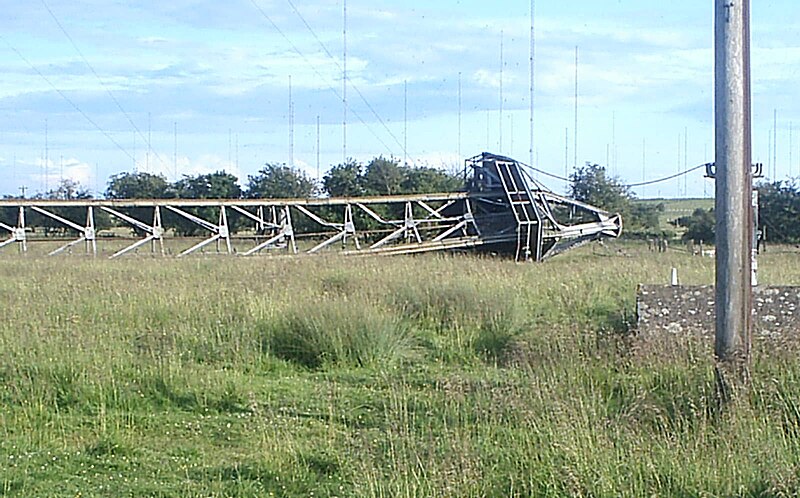 File:Demolished radio mast.jpg