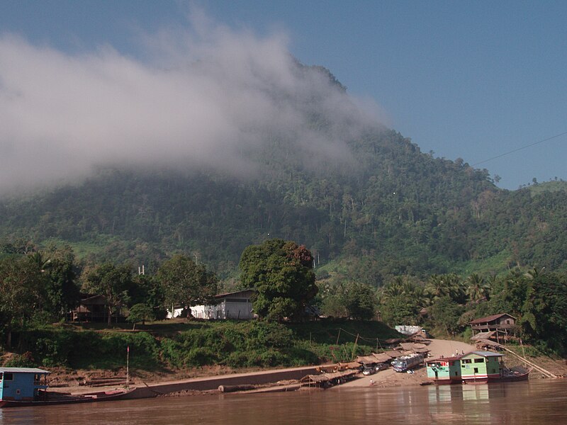 File:Ferry berth Xaignabouri.jpg