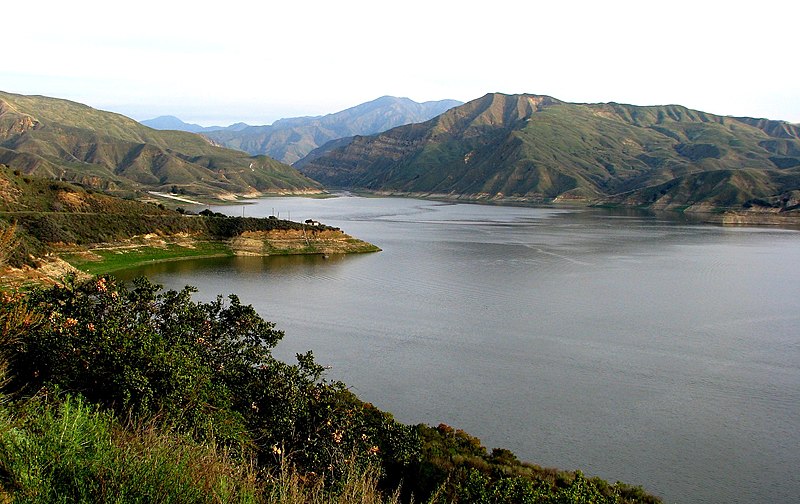 File:Lac Piru (cropped).jpg