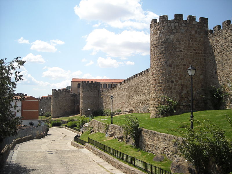 Archivo:Muralla de Plasencia.jpg