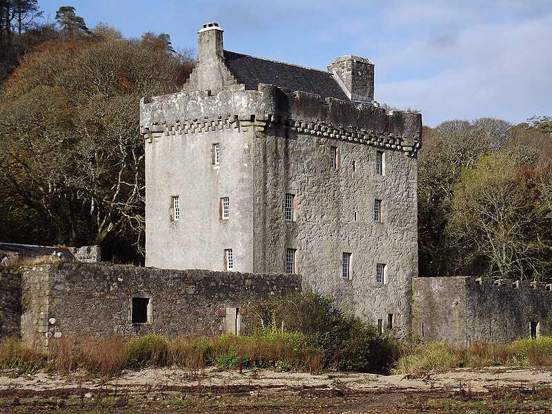 File:Saddell Castle, 2012.JPG