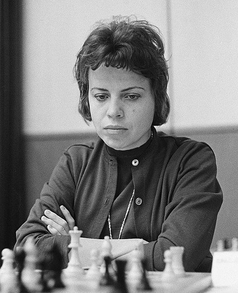 Файл:Tatiana Zatulovskaya 1964.jpg