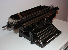 Underwood.3.Typewriter.carro.ancho.jpg