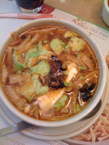 File:Caldo tlalpeño.JPG