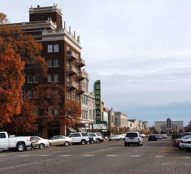 File:Downtown Manhattan Kansas.jpg