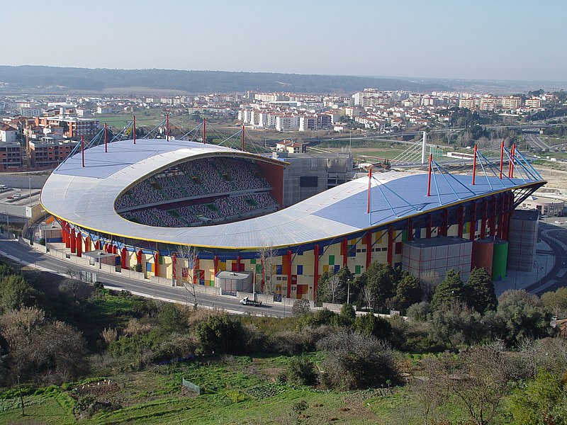 Файл:Estadio de Leiria.jpg