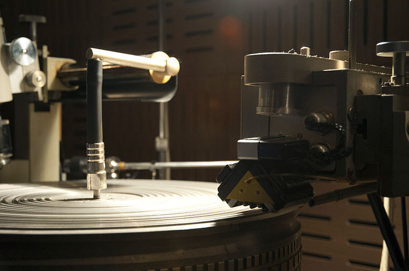 File:Neumann Cutting Machine 02.jpg