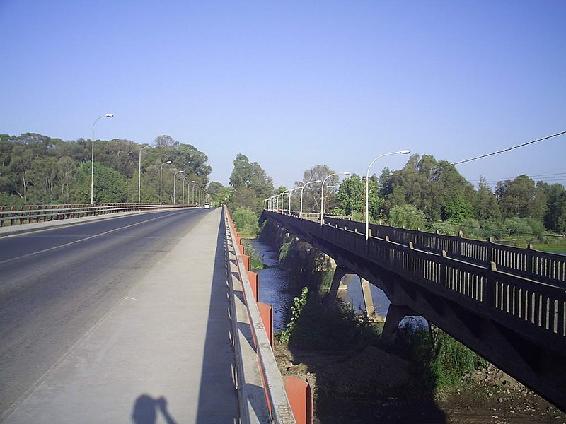 Archivo:Puente rio Claro.jpg