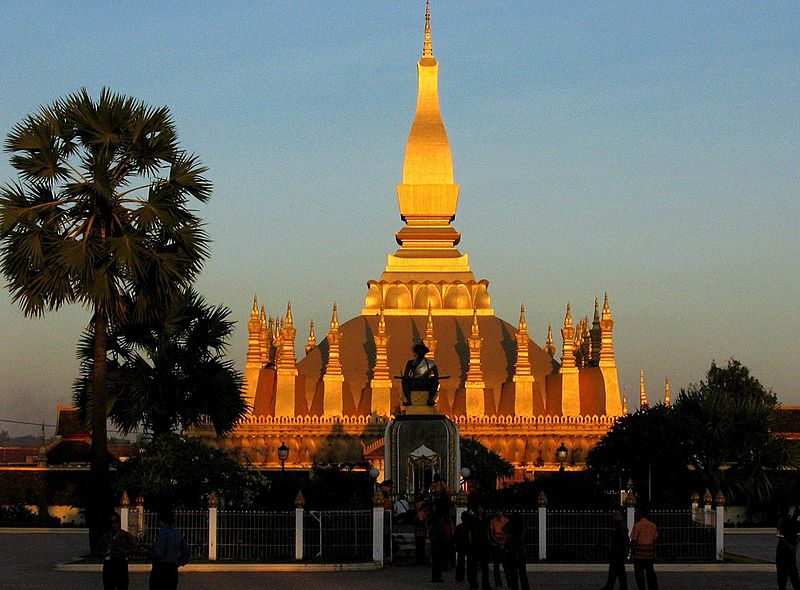 Archivo:That luang1.jpg